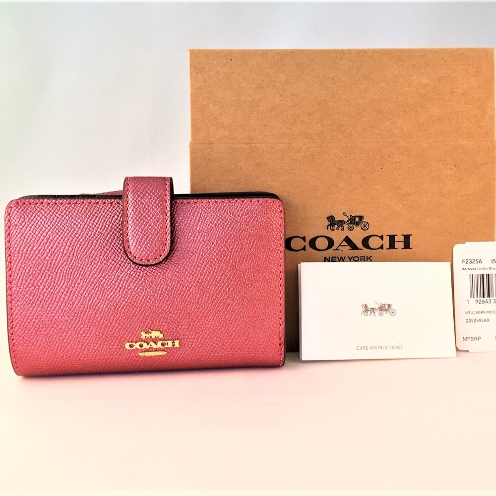 ✨NWT Coach Metallic Leather Medium CornerzipWallet